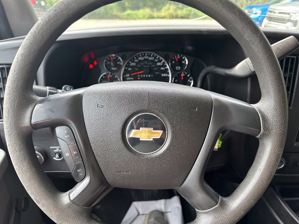 Used 2011 Chevrolet Express 3500 RWD image 26