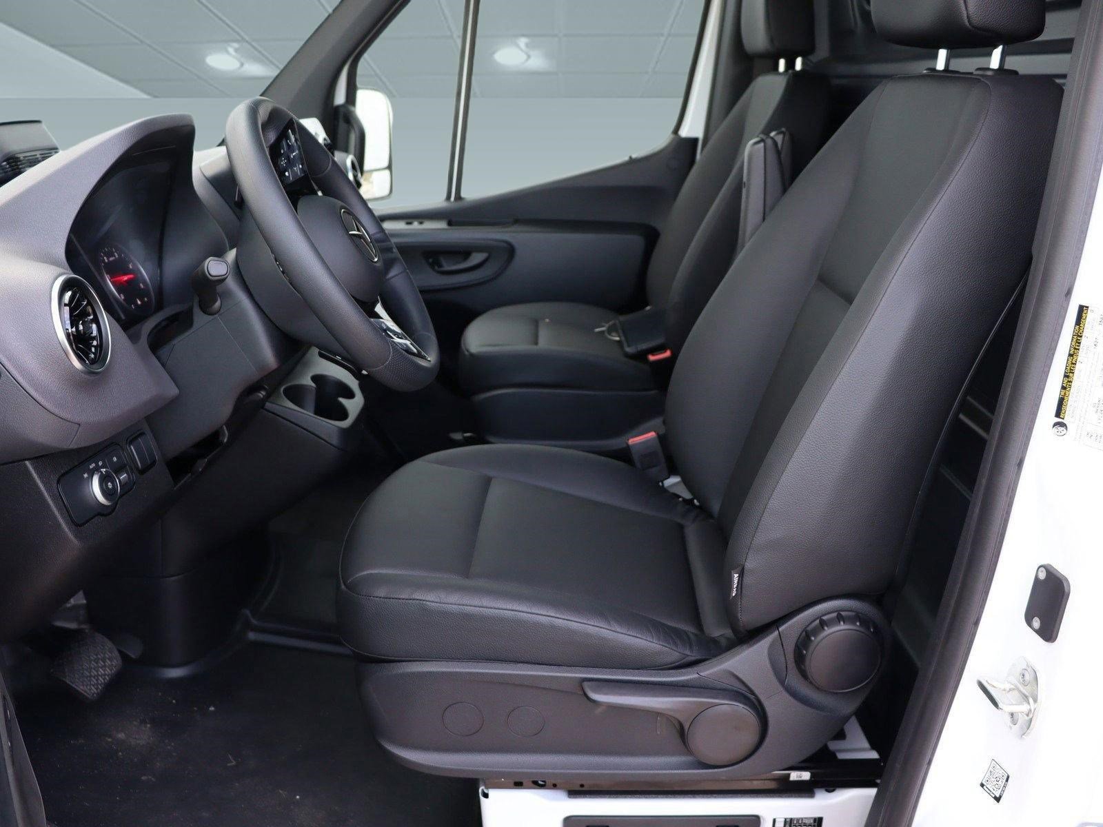 New 2025 Mercedes-Benz Sprinter 2500 image 4