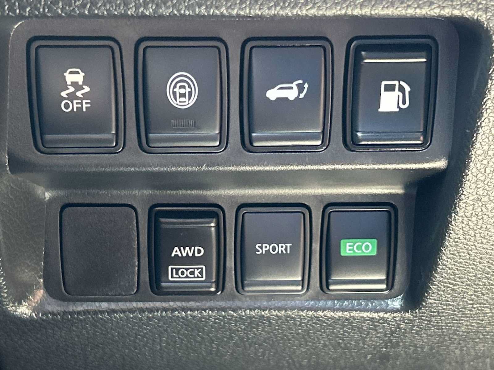 Used 2020 Nissan Rogue SV AWD/4WD image 23