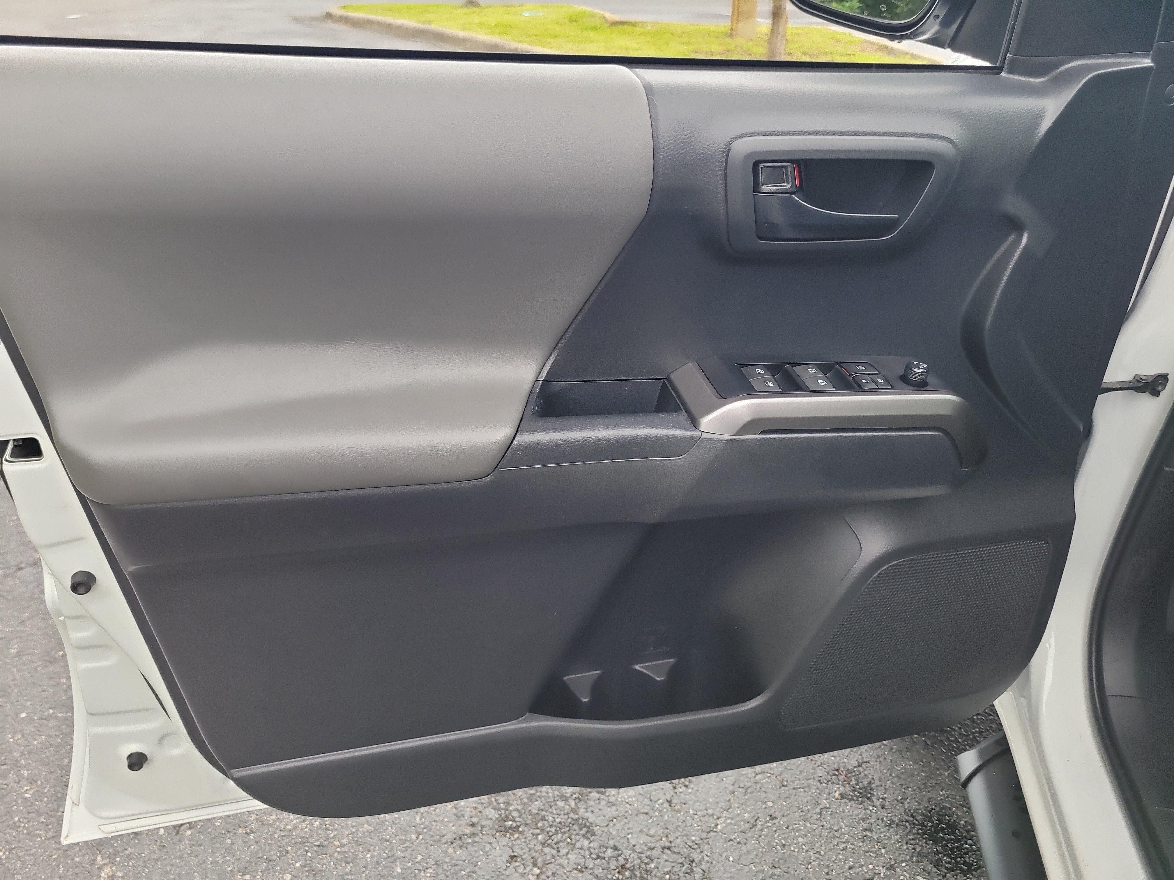 Certified 2023 Toyota Tacoma SR5 w/ Technology Package RWD image 17