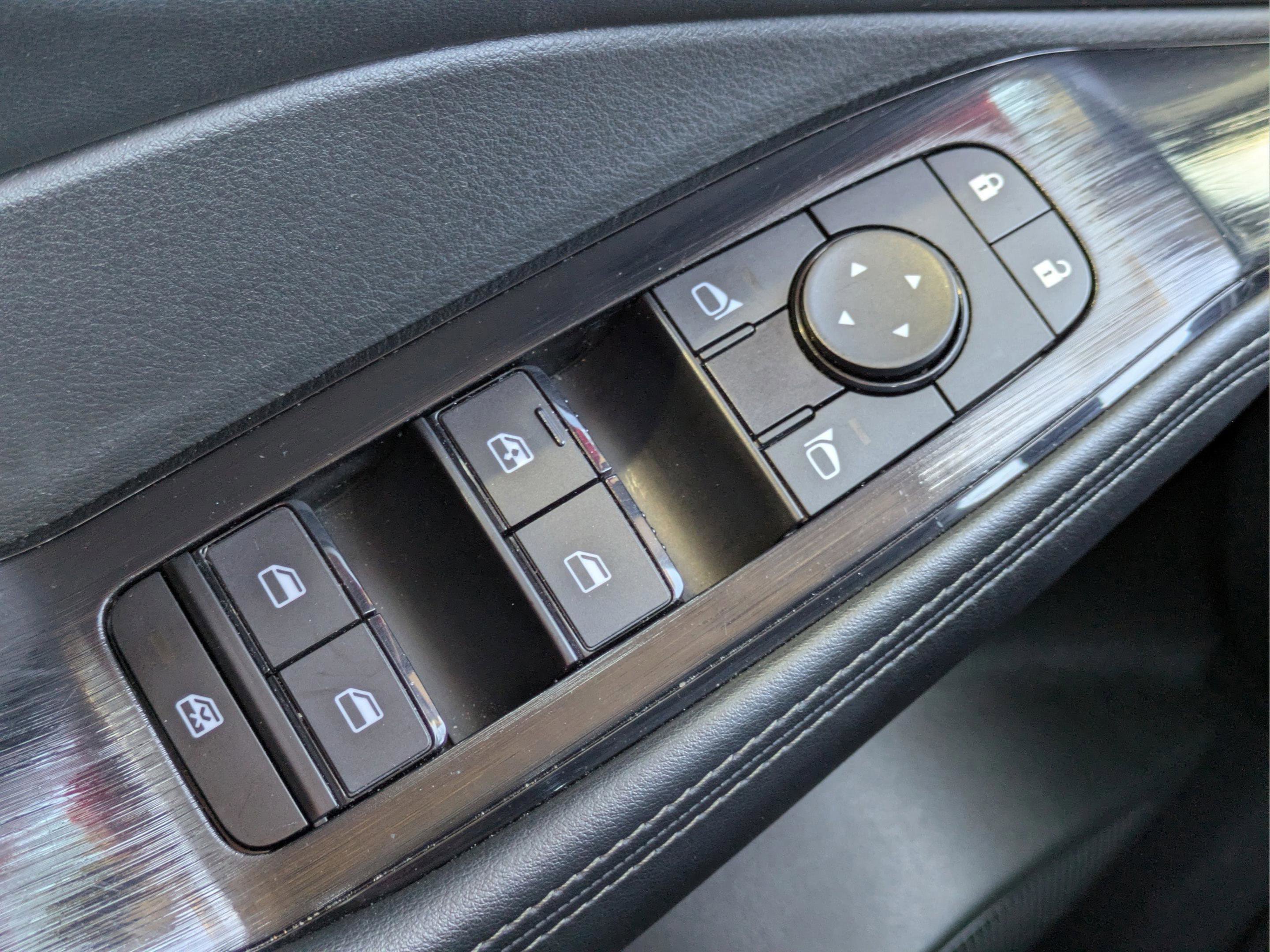 Used 2024 Nissan Rogue SV image 24