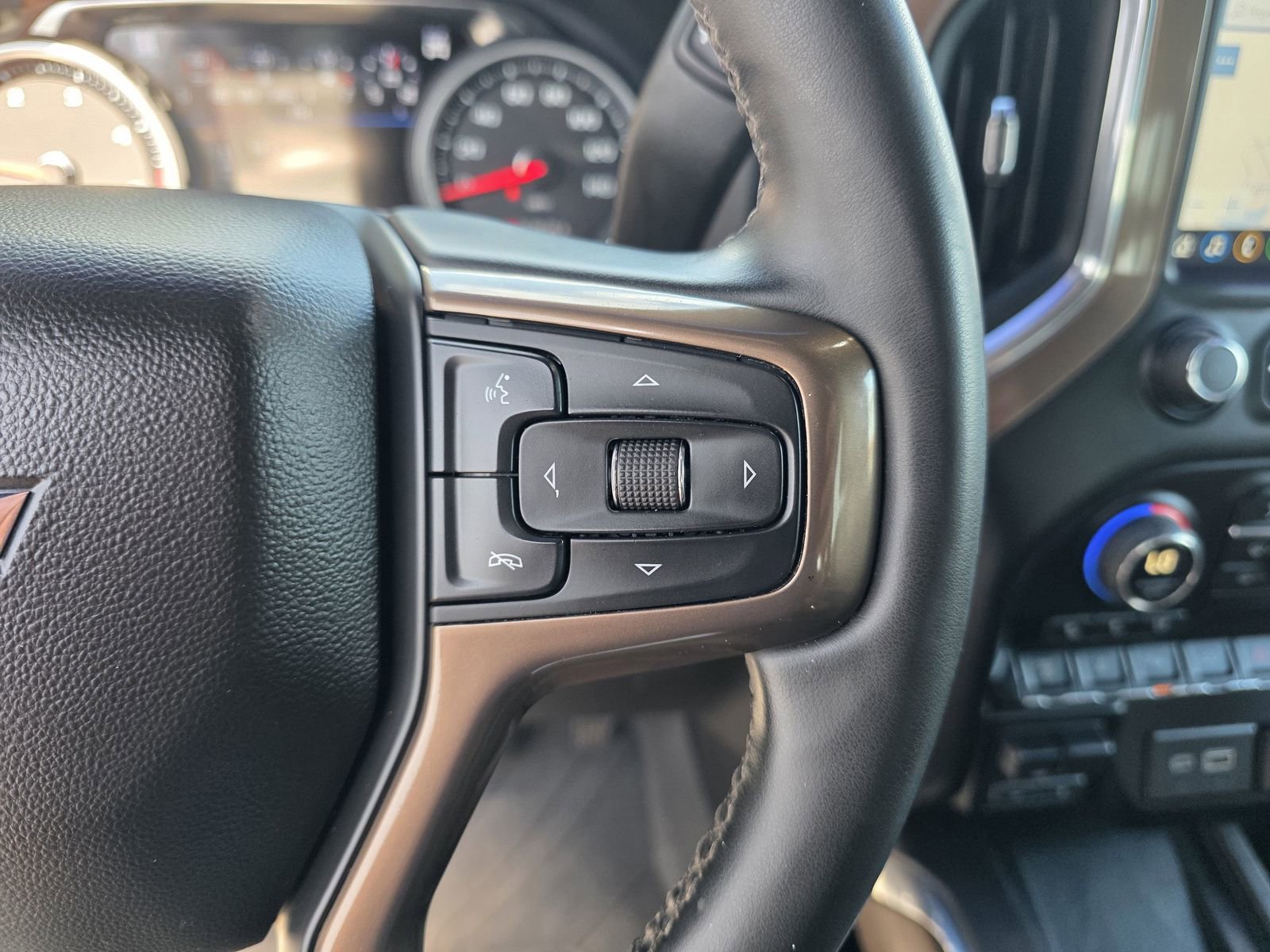 Used 2023 Chevrolet Silverado 3500 High Country image 30