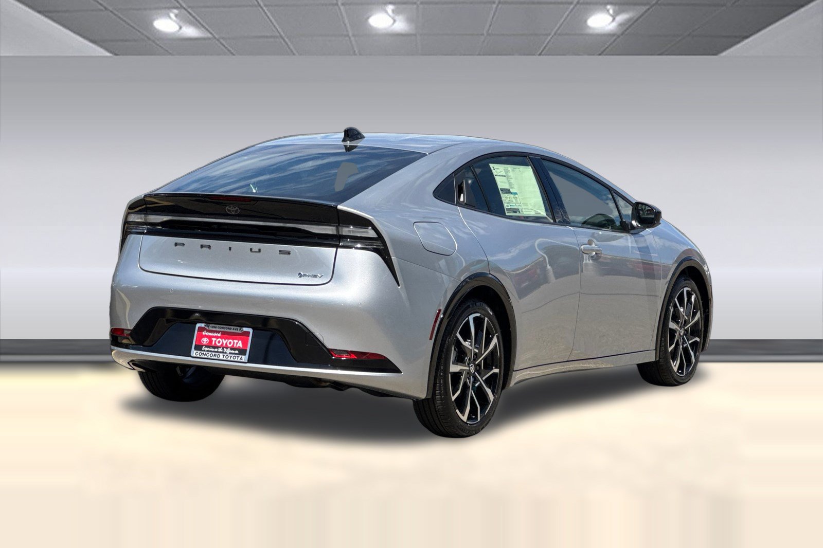 New 2027 Toyota Prius Plug-In Hybrid FWD image 9