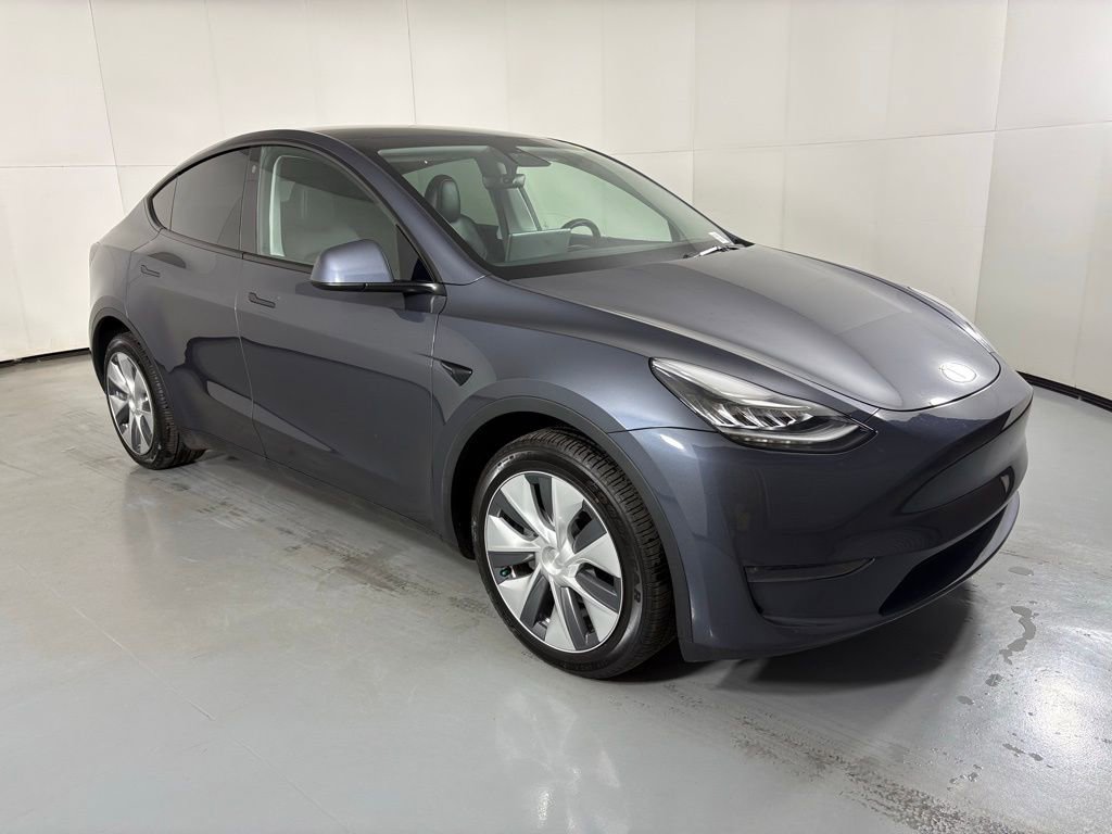 Used 2023 Tesla Model Y Long Range image 2