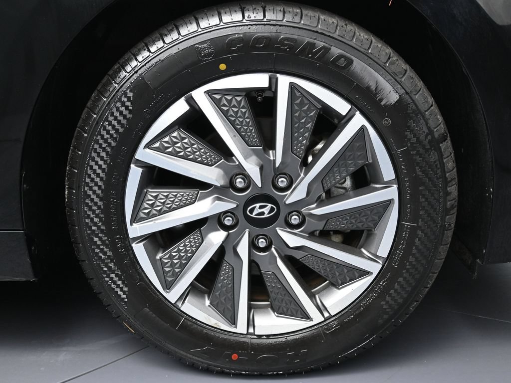 Used 2021 Hyundai Ioniq Limited FWD image 11