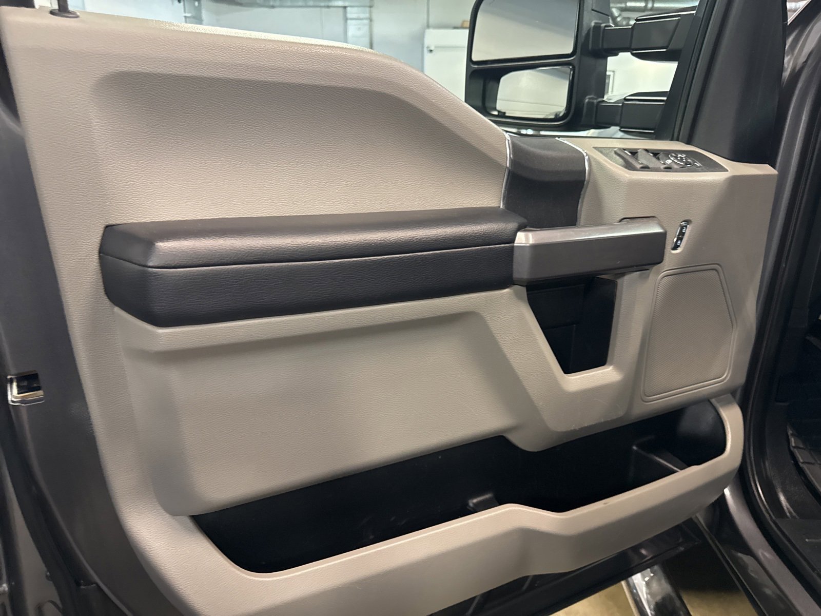 Used 2021 Ford F250 XLT image 8