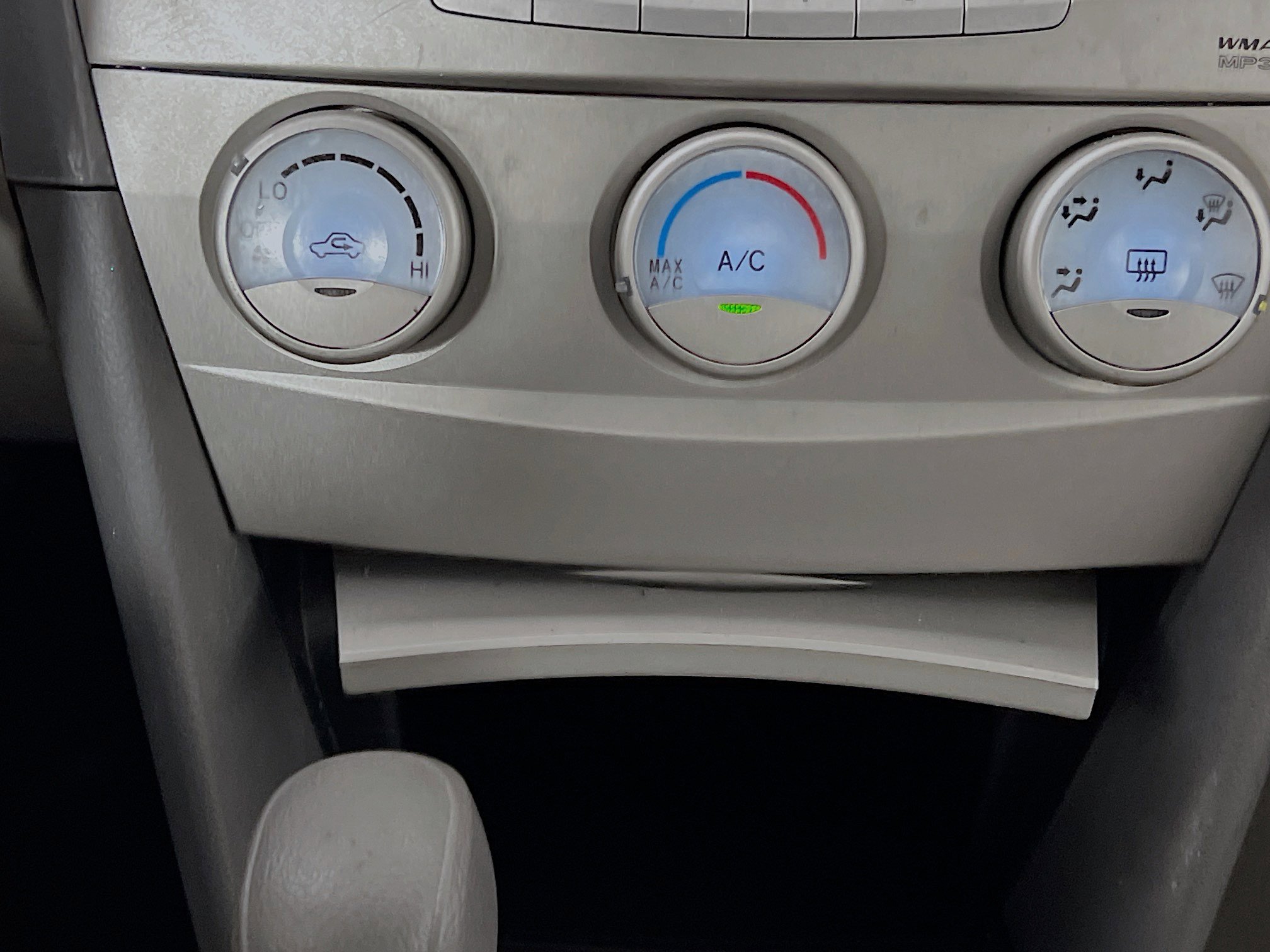 Used 2011 Toyota Camry LE image 25