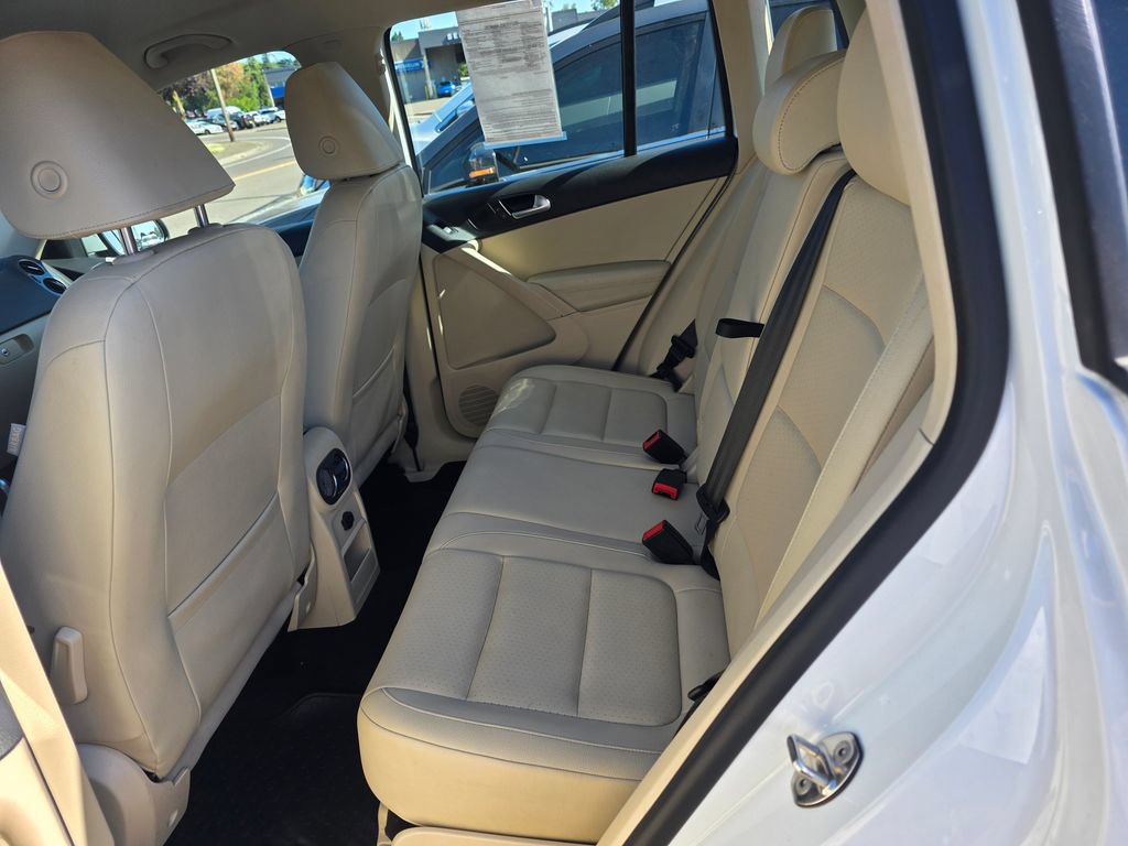 Used 2017 Volkswagen Tiguan S FWD image 6