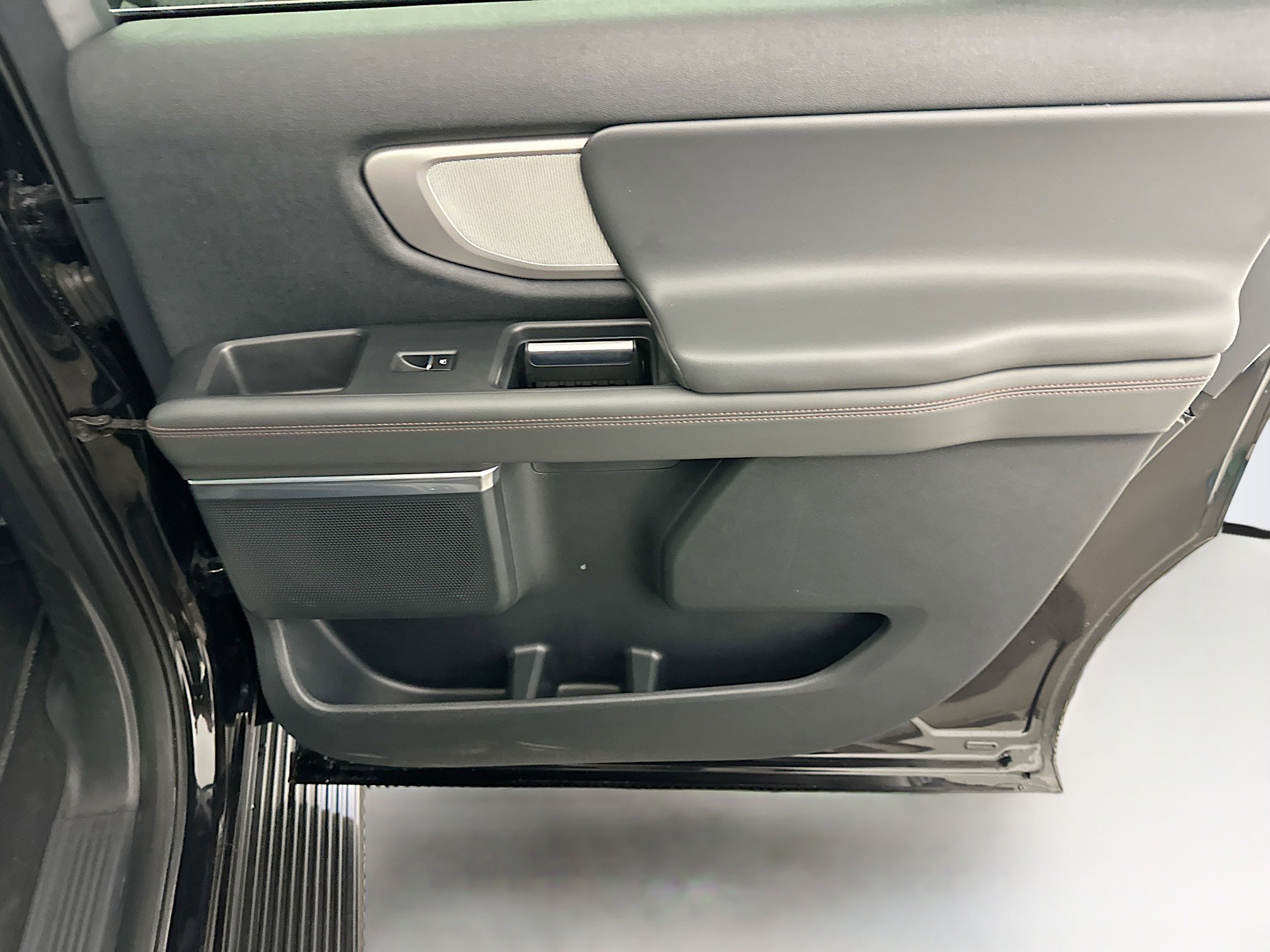 Used 2025 Ford Expedition Max Active image 33