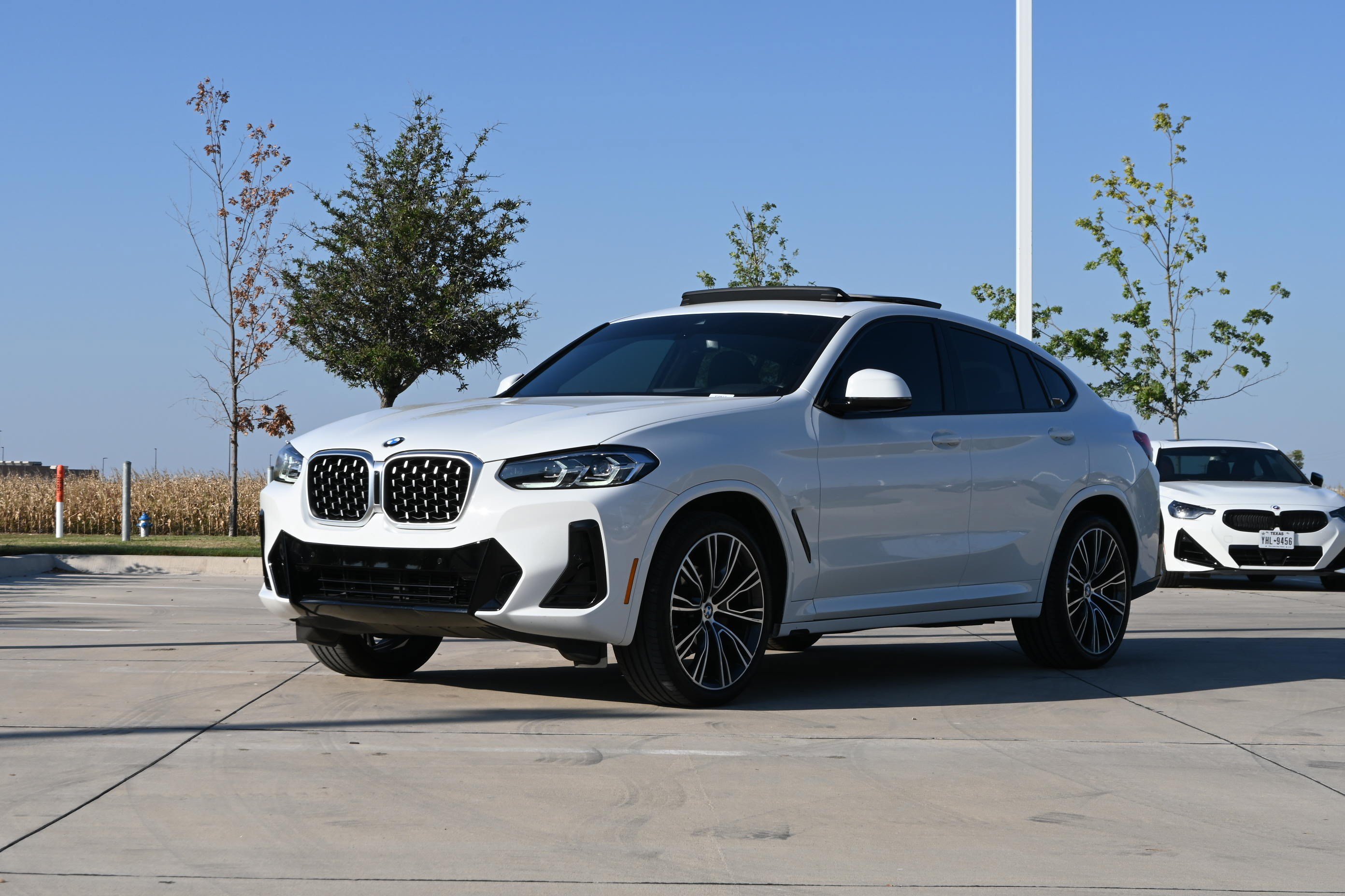 Certified 2025 BMW X4 xDrive30i w/ Premium Package AWD/4WD image 5