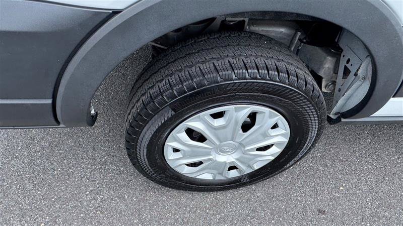 Used 2023 Ford E-Transit Medium Roof RWD image 25