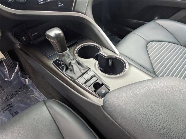 Used 2022 Toyota Camry SE w/ Carpet Mat Package (TMS) AWD/4WD image 17