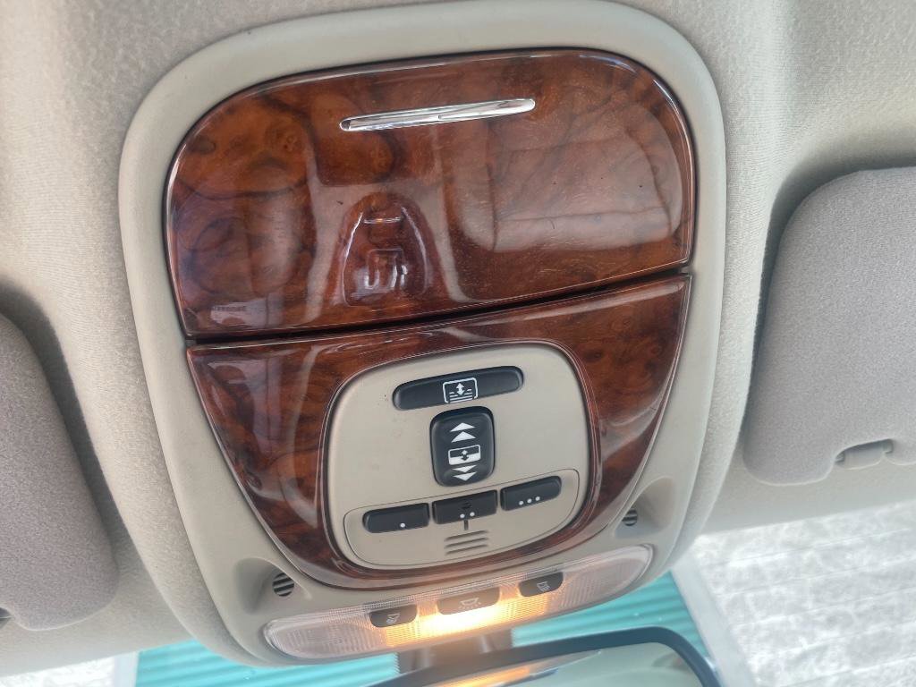 Used 2004 Jaguar XJ8 XJ8 Vanden Plas image 24