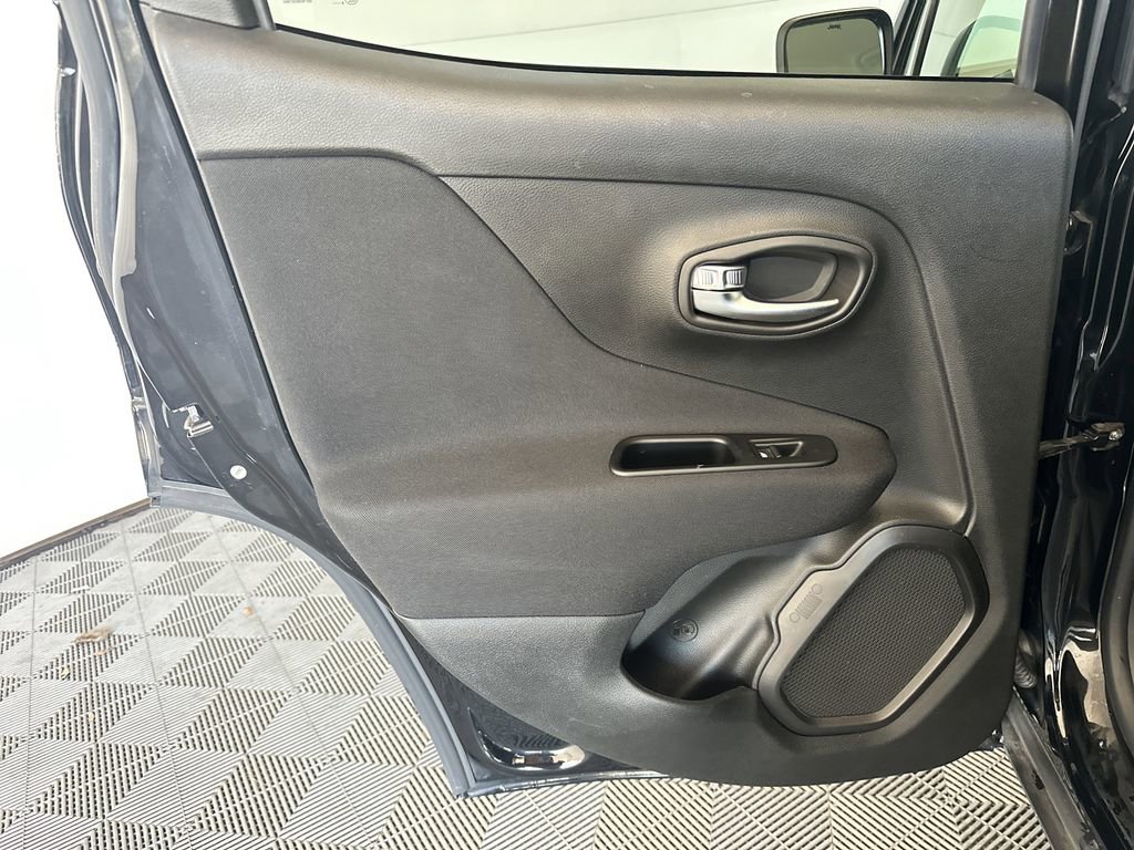 Used 2020 Jeep Renegade Sport w/ Sport Appearance Group image 27