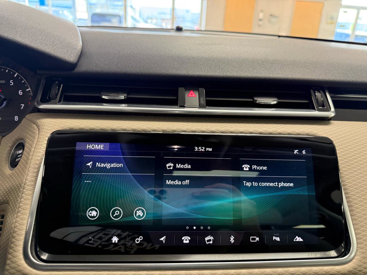 Used 2019 Land Rover Range Rover Velar S image 16