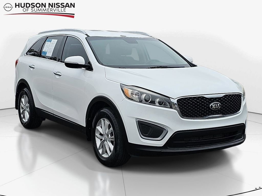Used 2017 Kia Sorento FWD image 1
