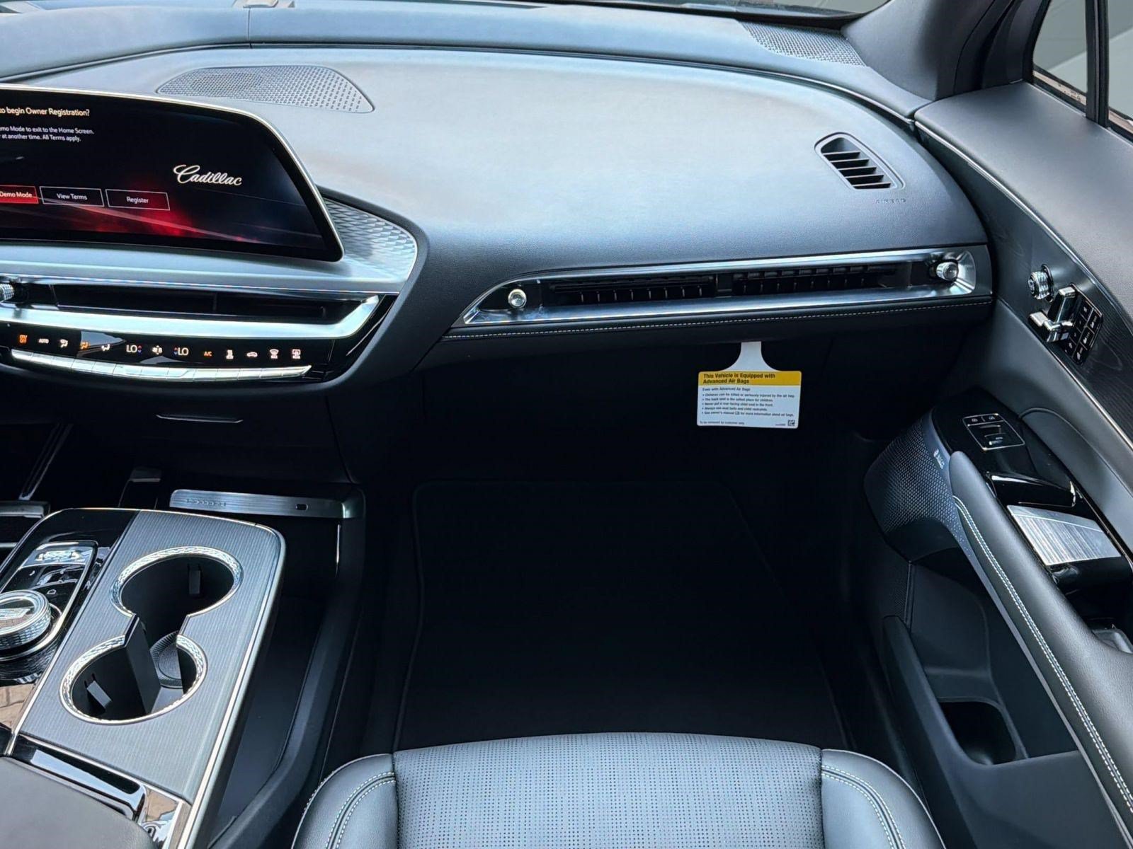 New 2026 Cadillac Lyriq V AWD/4WD image 29