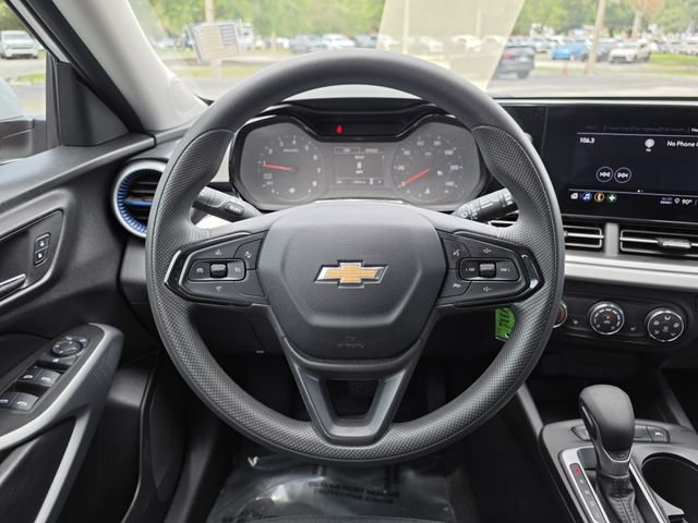Used 2025 Chevrolet Trax LS w/ LS Convenience Package FWD image 15