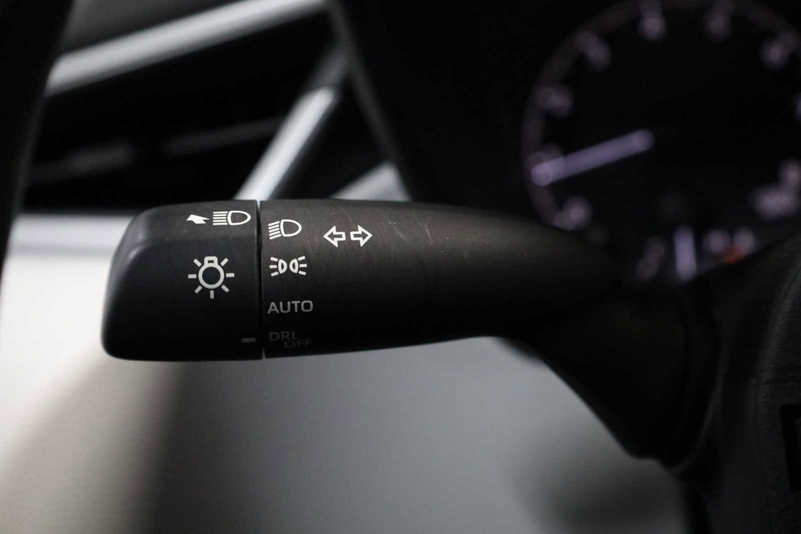 Used 2023 Toyota Corolla SE image 27