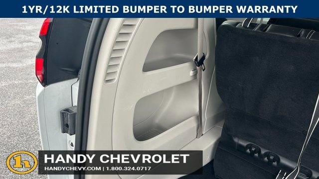 Used 2024 Chrysler Pacifica Touring-L FWD image 17