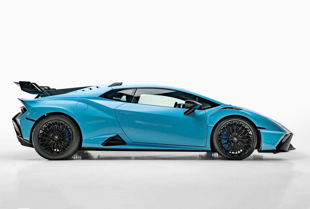 Used 2022 Lamborghini Huracan STO RWD image 9