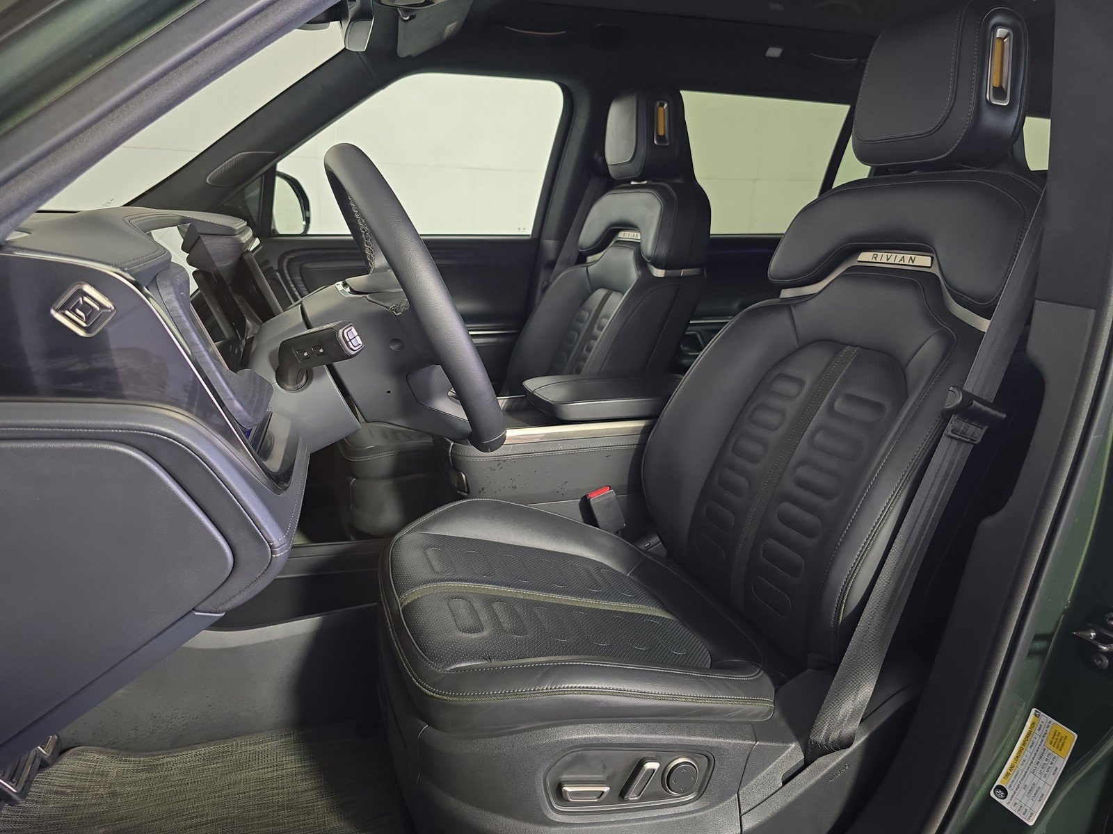 Used 2023 Rivian R1S Adventure image 19