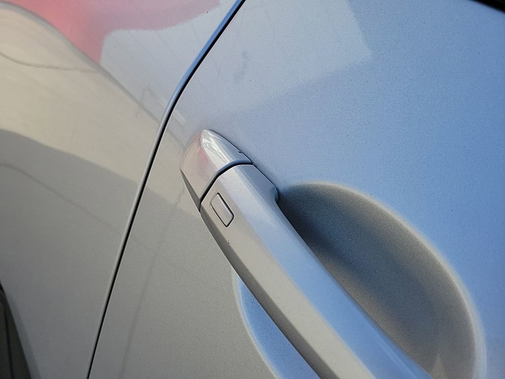 Used 2022 Nissan Rogue SV image 11