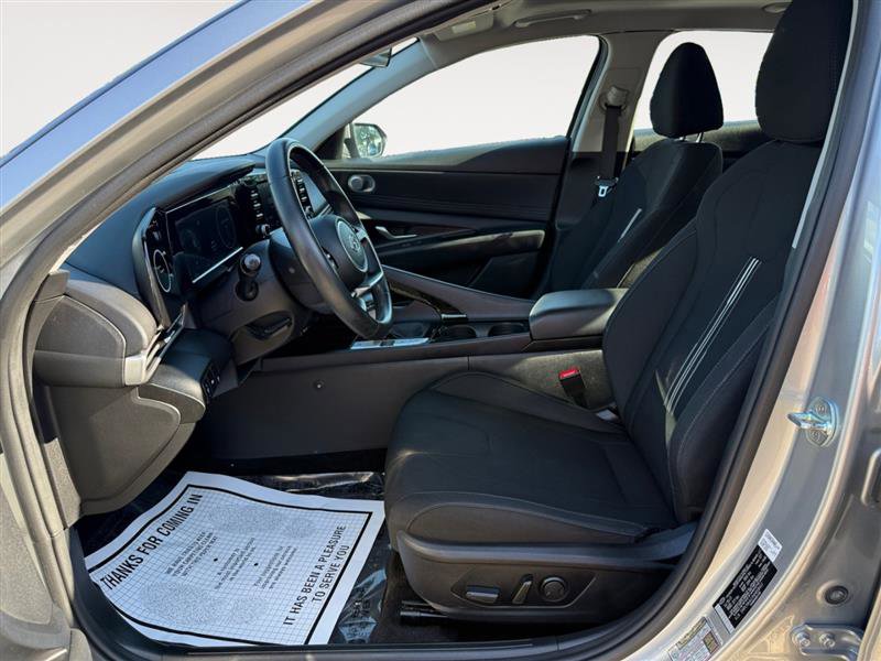 Used 2022 Hyundai Elantra SEL w/ Convenience + Premium Package image 10