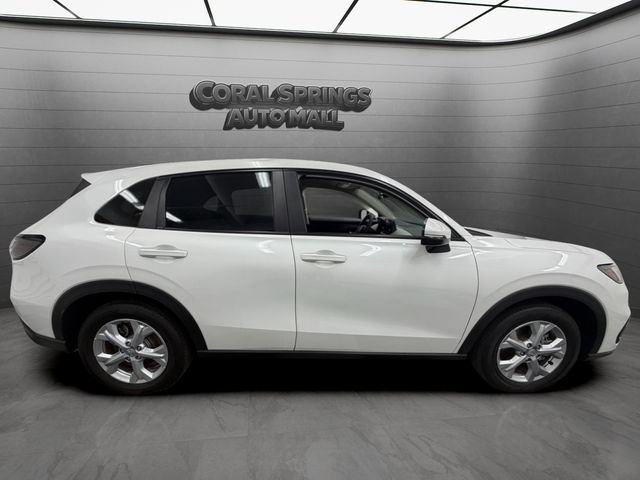 Certified 2025 Honda HR-V LX image 6