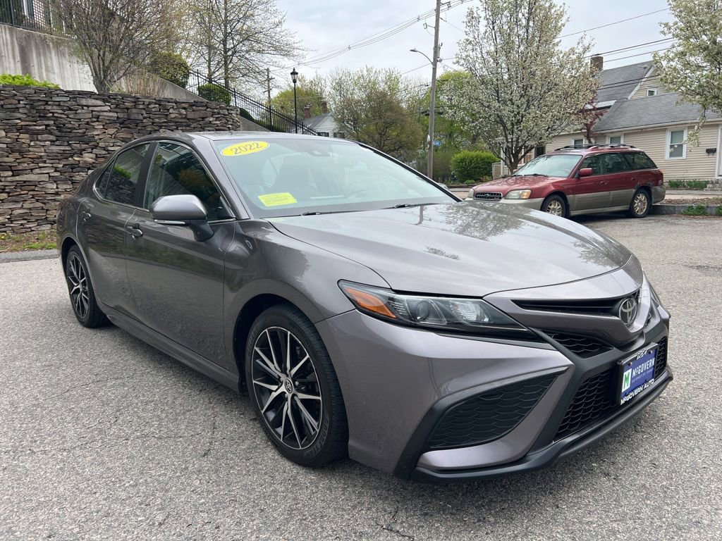 Used 2022 Toyota Camry SE FWD image 7