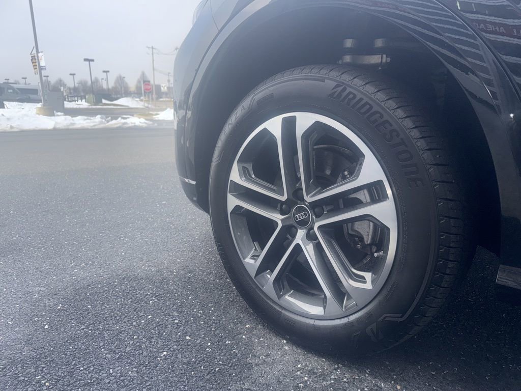 Used 2025 Audi Q5 Premium w/ 19" Wheel Package image 28