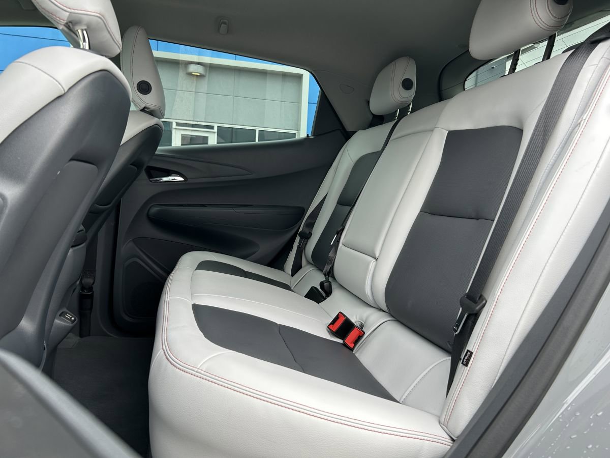 Used 2020 Chevrolet Bolt Premier w/ Infotainment Package image 14