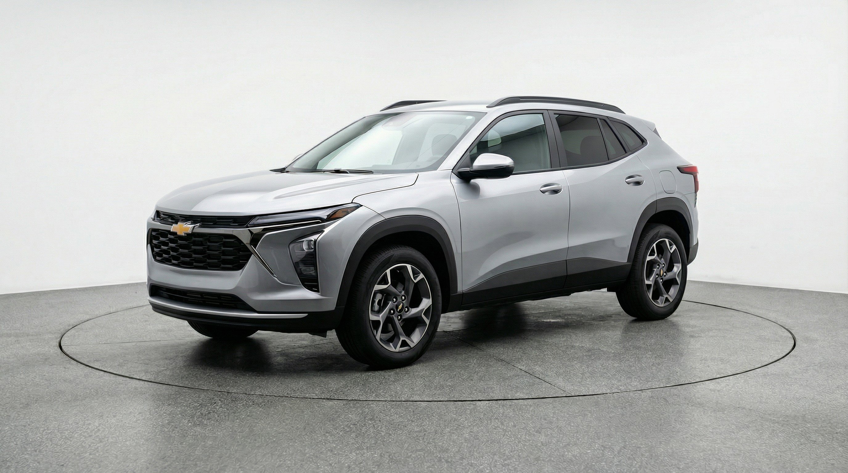 Used 2025 Chevrolet Trax LT FWD image 3