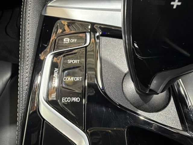 Used 2022 BMW M550i xDrive w/ Premium Package AWD/4WD image 38