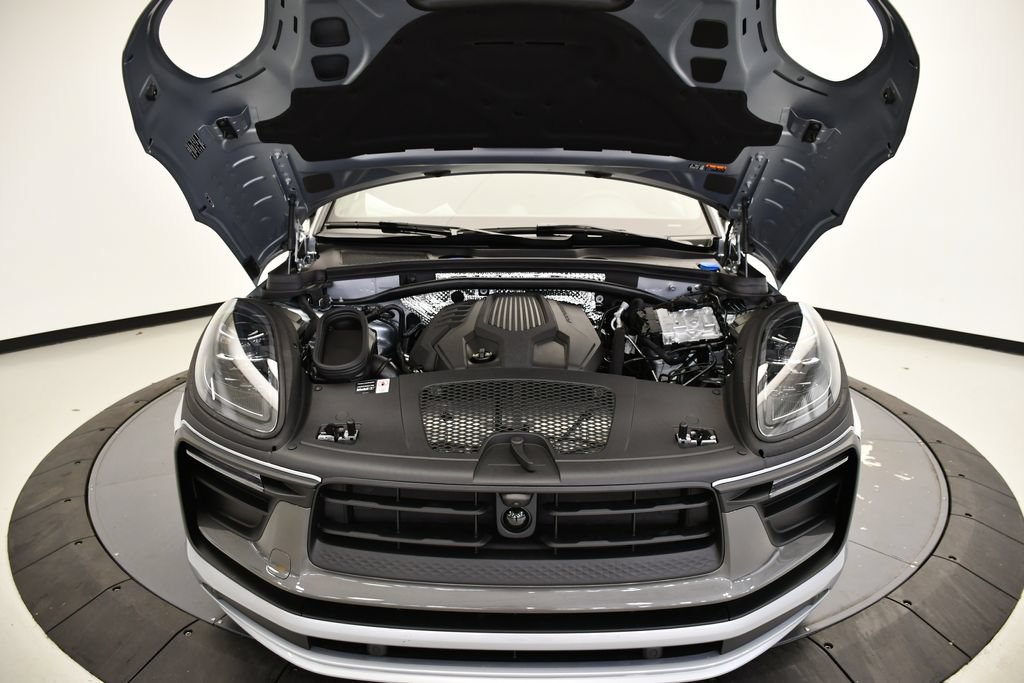 Certified 2026 Porsche Macan Turbo AWD/4WD image 13
