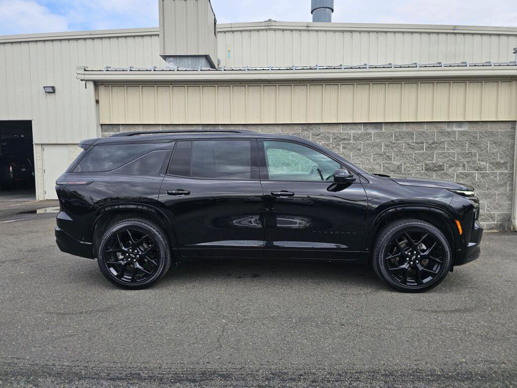 Used 2024 Chevrolet Traverse RS w/ LPO, Floor Liner Package image 9