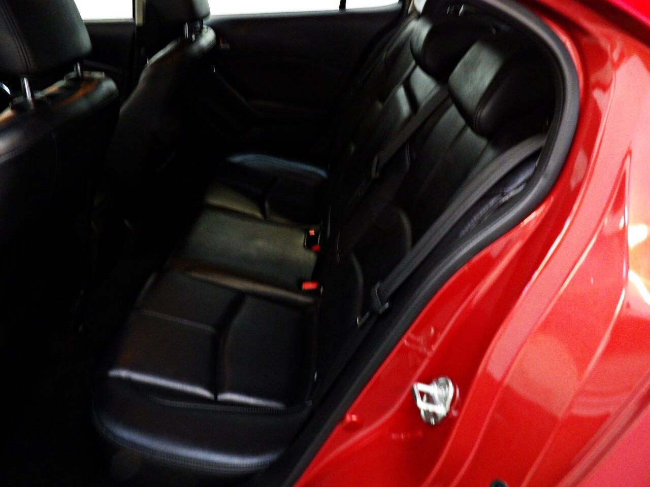 Used 2017 MAZDA MAZDA3 Touring FWD image 10