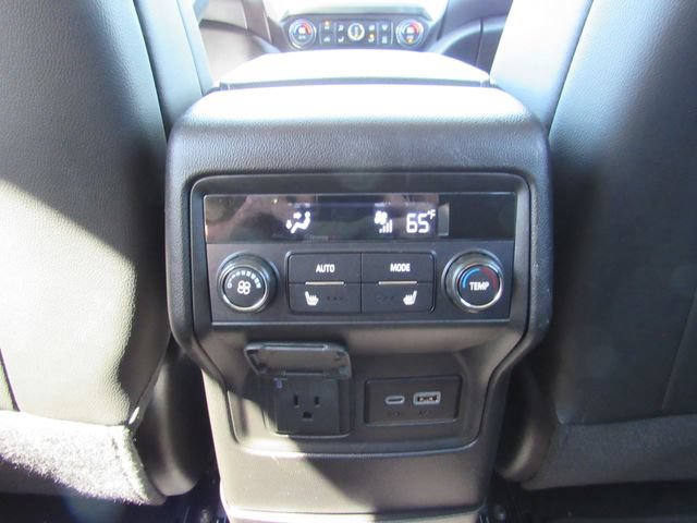 Used 2023 GMC Acadia SLT w/ Preferred Package AWD/4WD image 28