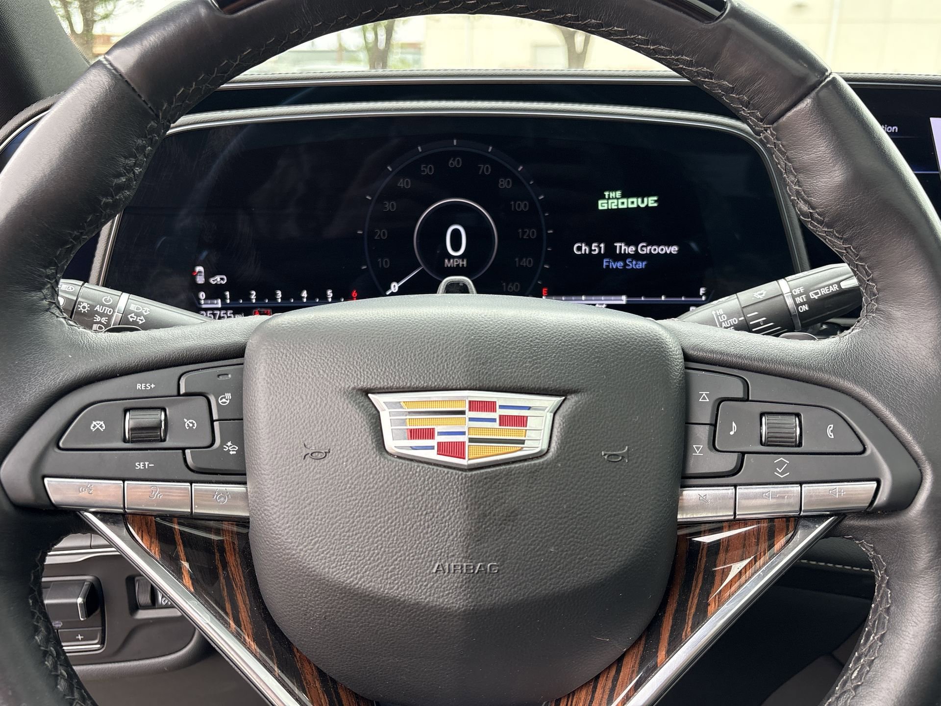 Used 2024 Cadillac Escalade Premium Luxury w/ Performance Package AWD/4WD image 21