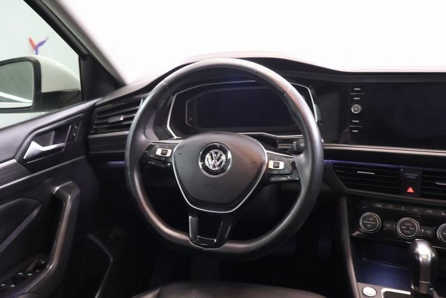 Used 2019 Volkswagen Jetta SEL w/ Cold Weather Package FWD image 13