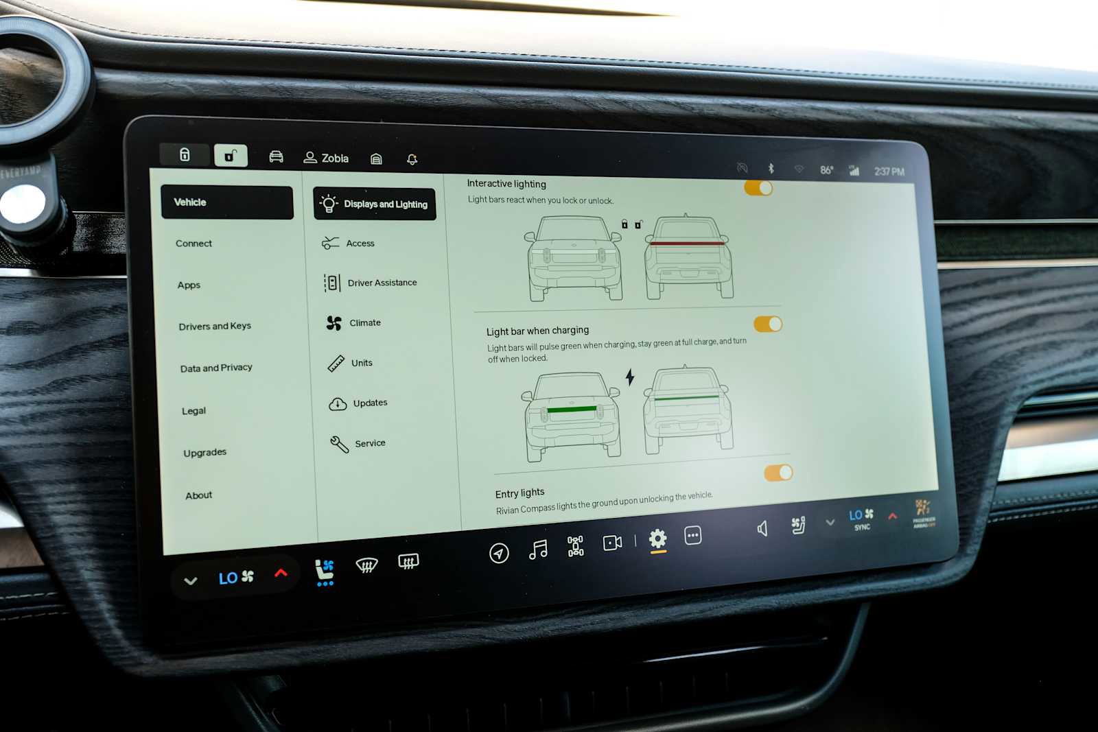 Used 2023 Rivian R1S Adventure image 27