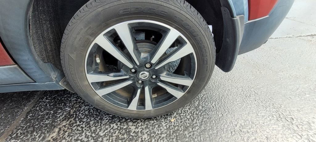 Used 2018 Nissan Kicks SV w/ Interior Electronics Package FWD image 7