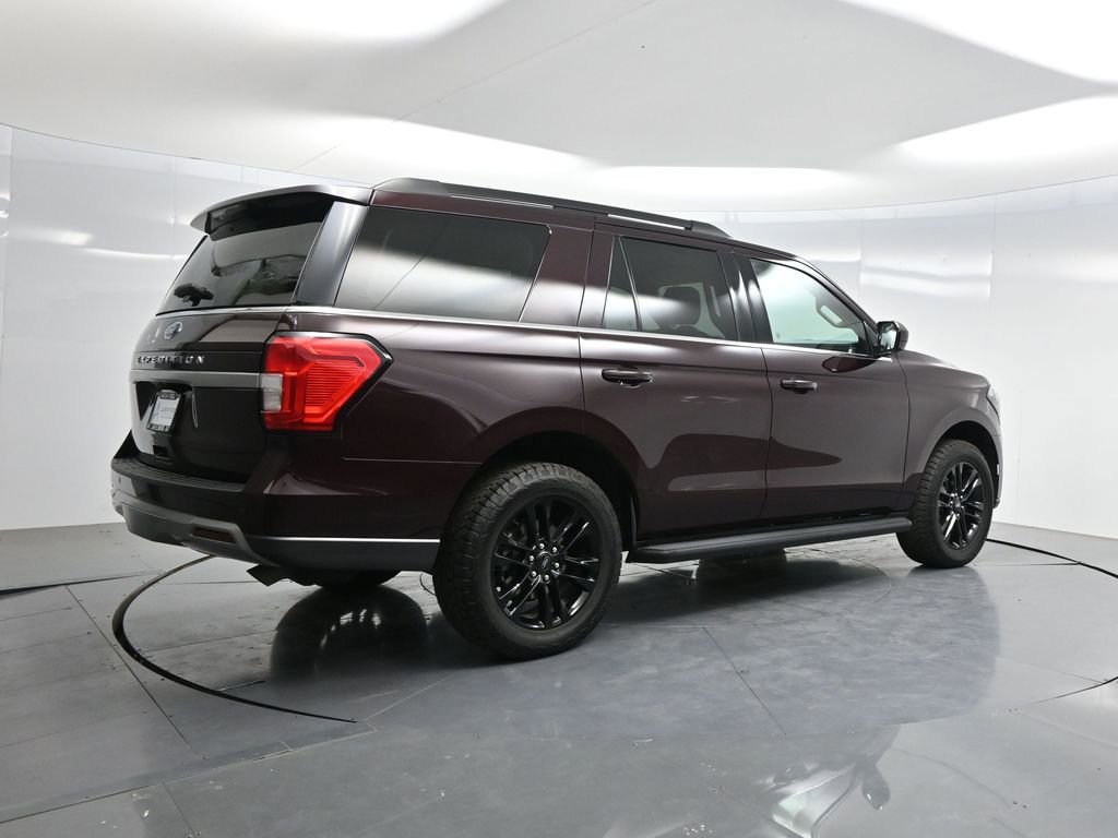 Used 2024 Ford Expedition XLT image 40
