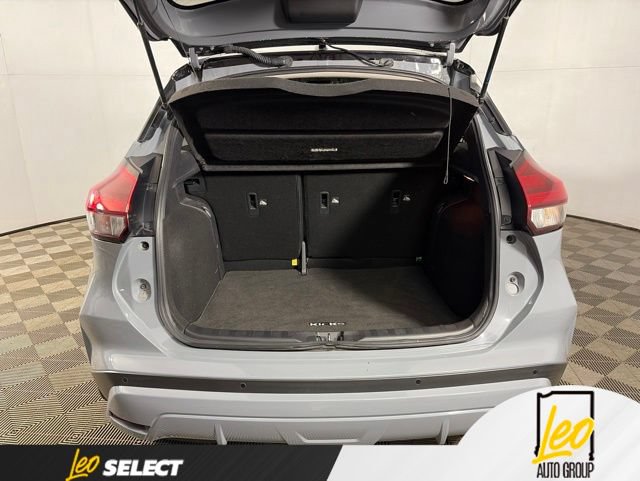 Used 2023 Nissan Kicks SR w/ SR Premium Package FWD image 7
