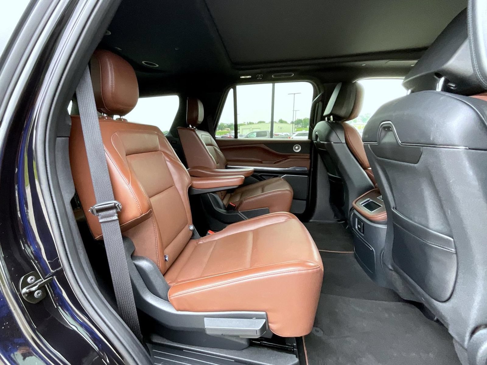 Used 2025 Lincoln Navigator Reserve AWD/4WD image 19