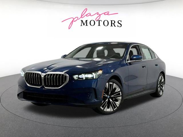 Used 2026 BMW 530i xDrive w/ Premium Package AWD/4WD image 2