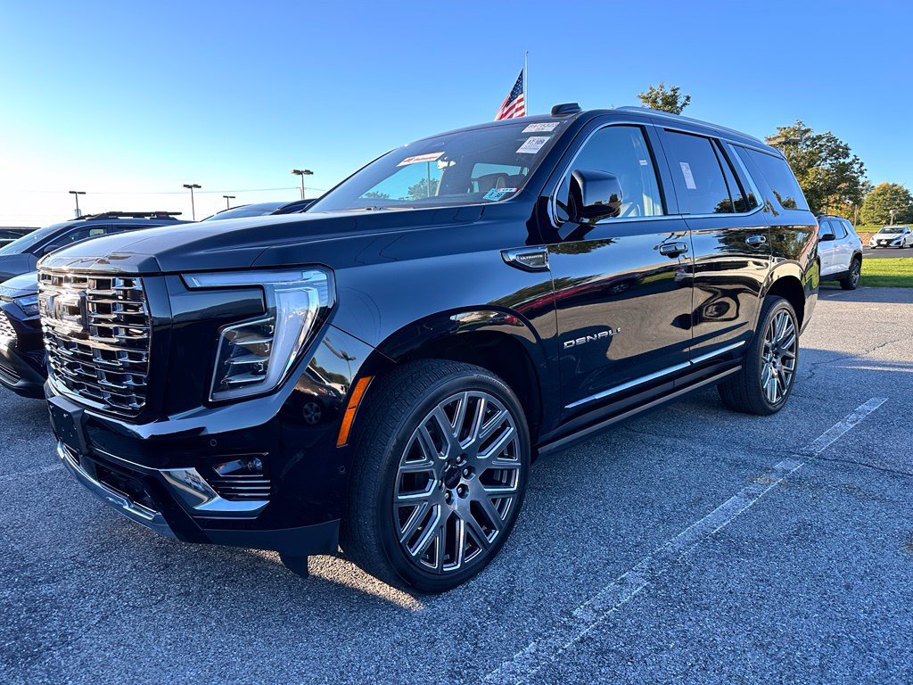 Used 2025 GMC Yukon Denali Ultimate AWD/4WD image 2