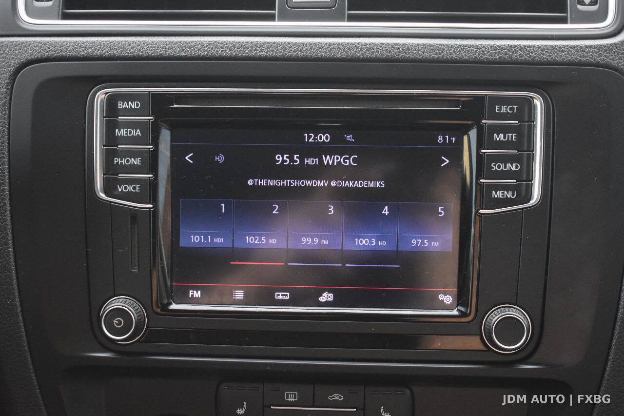Used 2017 Volkswagen Jetta SE FWD image 24