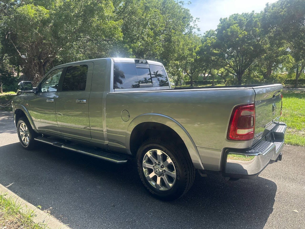 Used 2019 RAM 3500 Laramie AWD/4WD image 5