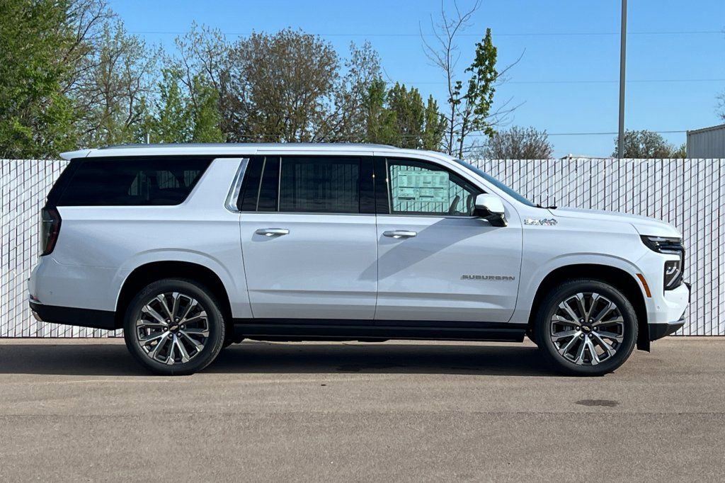 New 2026 Chevrolet Suburban High Country AWD/4WD image 3